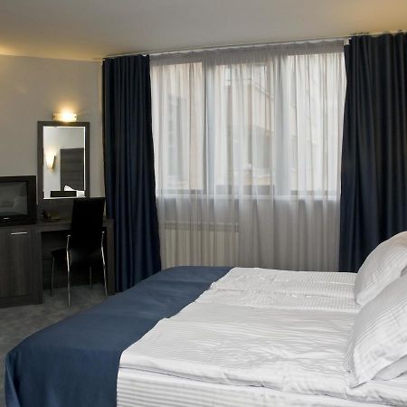 Hotel 4 Zona Sofia Extérieur photo