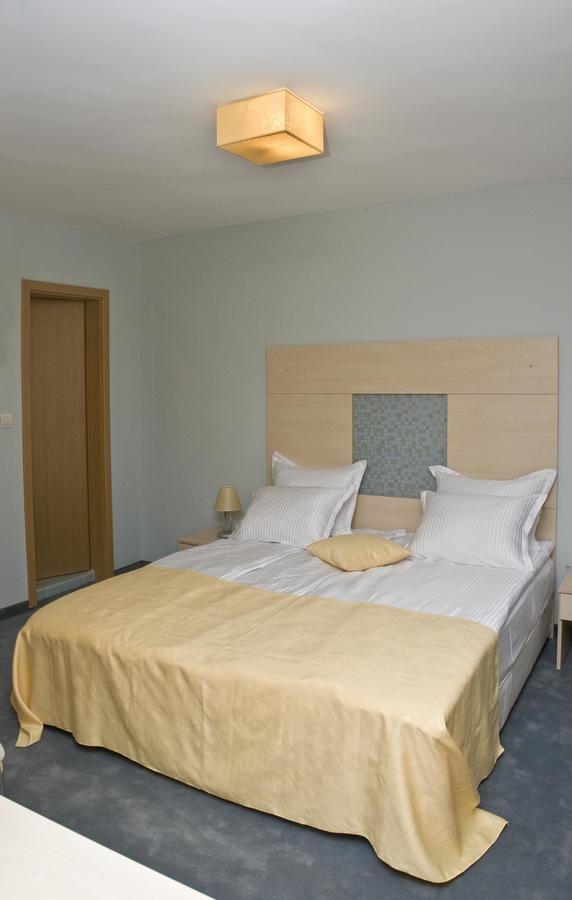Hotel 4 Zona Sofia Extérieur photo