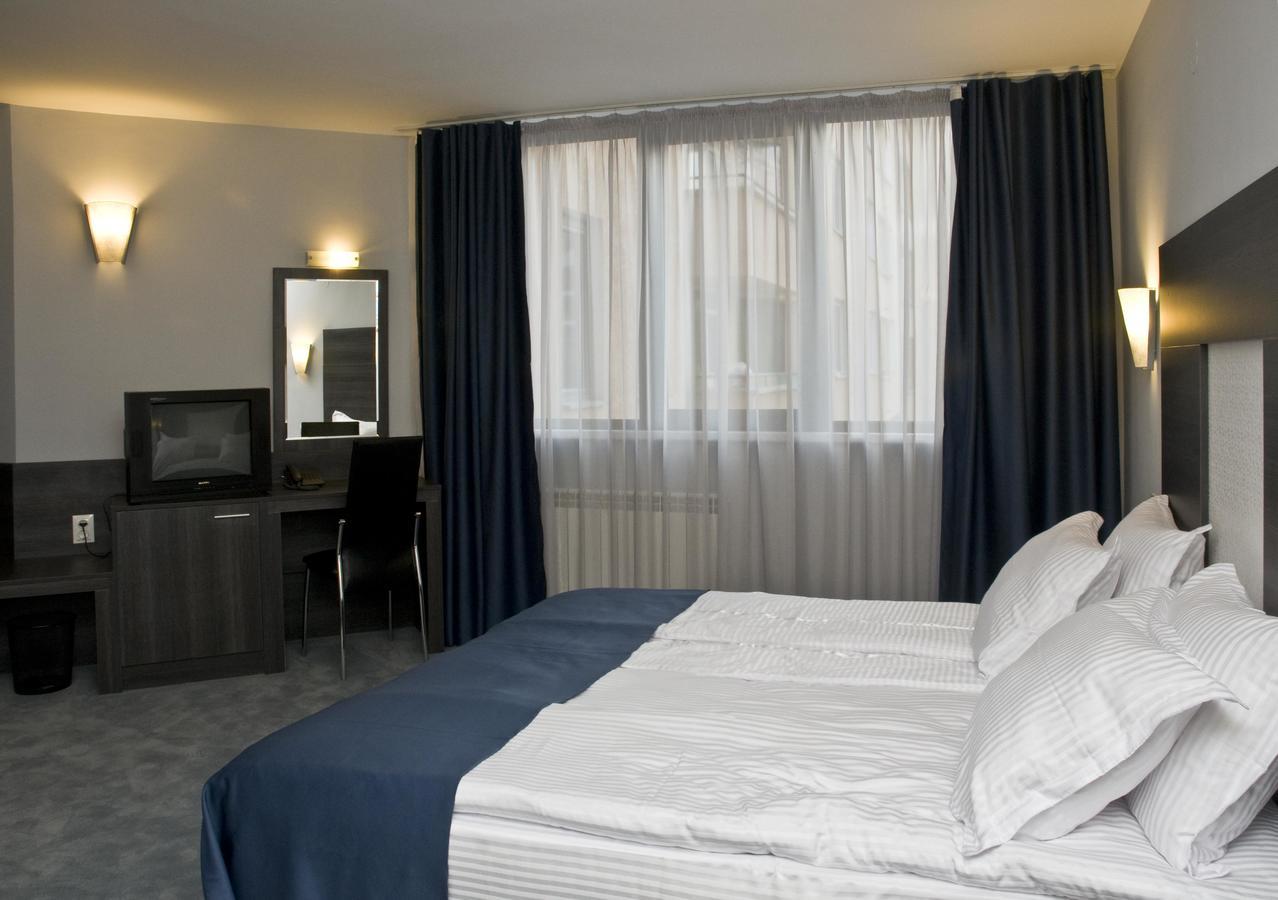 Hotel 4 Zona Sofia Extérieur photo