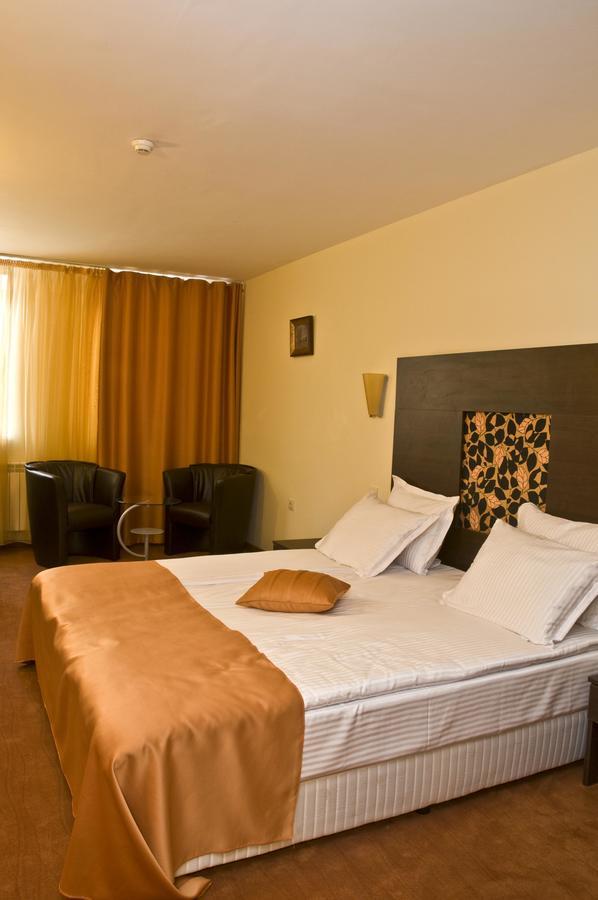 Hotel 4 Zona Sofia Extérieur photo